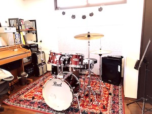ドラムレッスン室